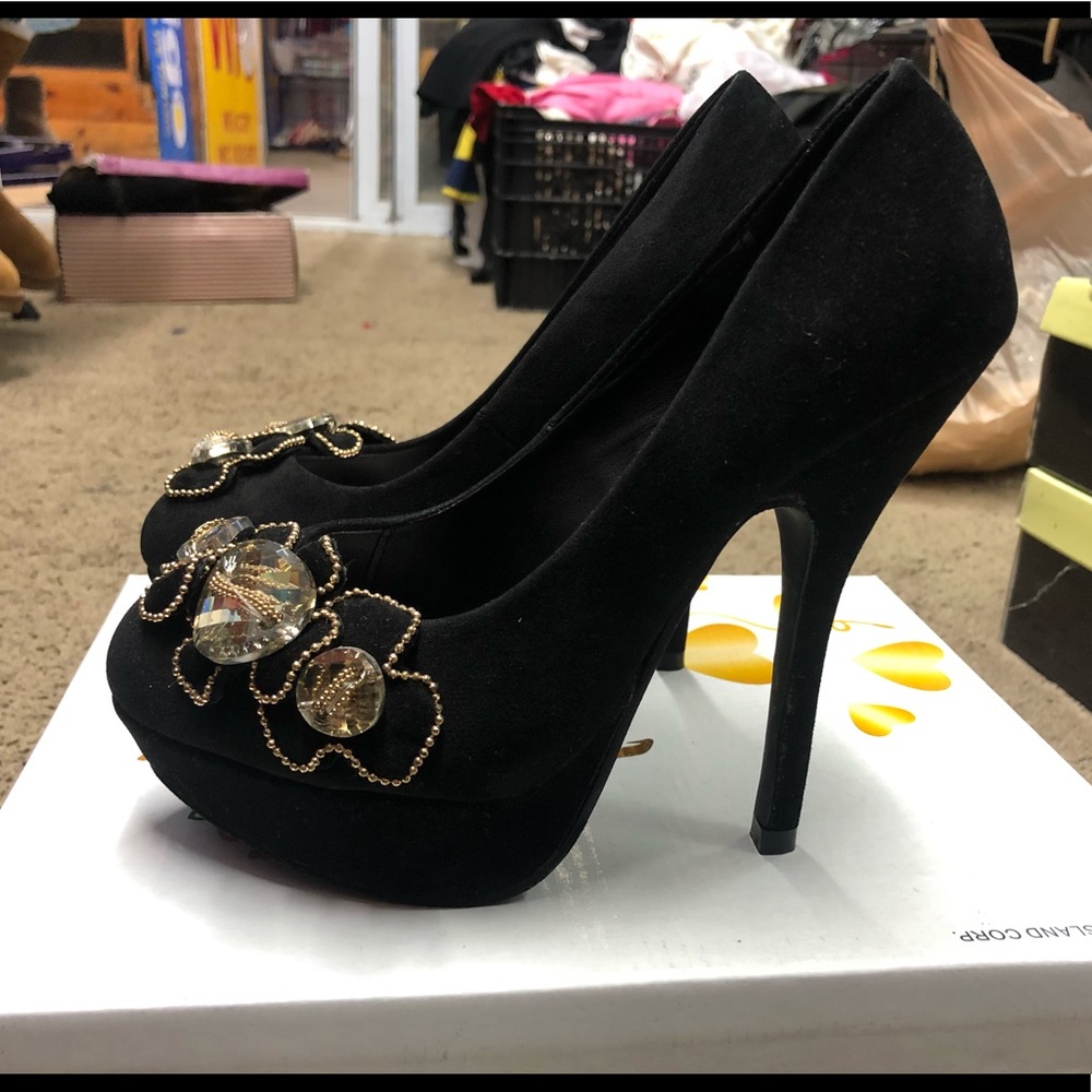 🆕✨ Black Platform Pumps